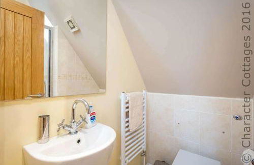 Honeysuckle Cottage Middle Tysoe - Photo 20