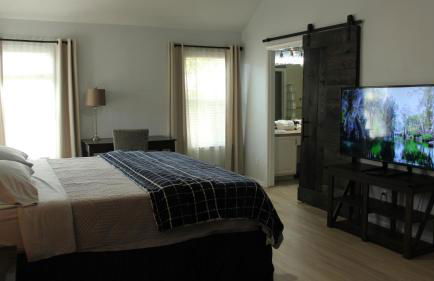 Maple House Romantic Getaway WHot Tub Near IAH - Foto 7