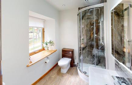 The Eagle's Nest - large house with hot tub and sauna - Foto 28