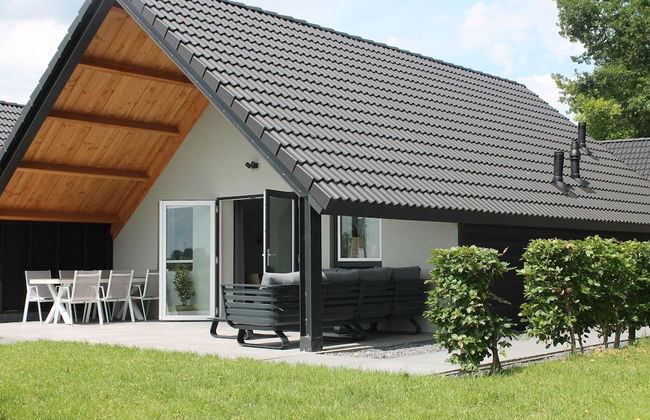 Nice Holiday Home With Terrace - Photo 22