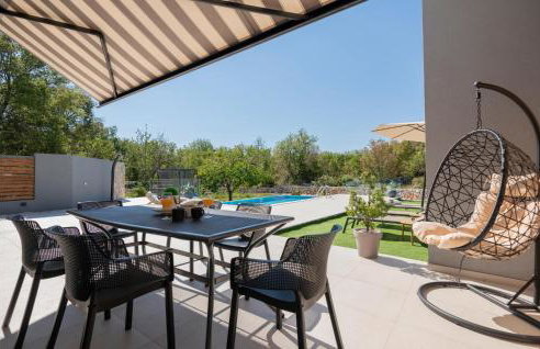 Gorgeous Home In Katuni With Wifi - Foto 6