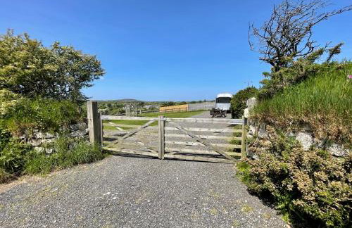 WildView Cosy Glamping with Outdoor Bath and stunning scenery - Foto 21