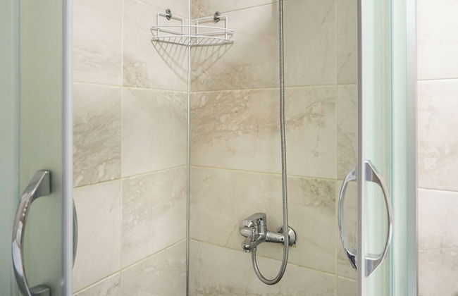 Charming 3-bedroom Apartment in the Heart of Kadıköy - Photo 46