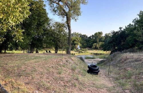 Magical Treehouse with Slide by Brazos River for Family Glamping Adventures in Texas - Foto 37