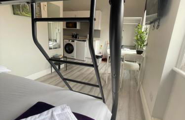 Westminster Inn - Photo 17