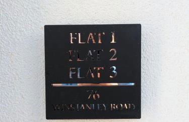 Modern Central Apartments with Balcony - Photo 6