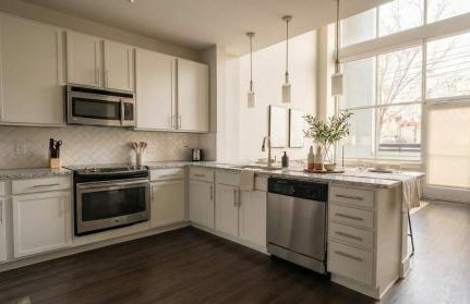 Boulevard Stays Midtown 30ft Ceilings 1BR 01 - Foto 3