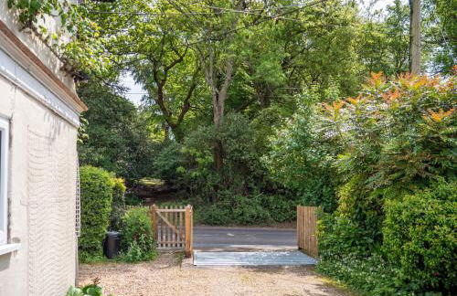 Spacious family cottage with private garden and forest walks - Foto 18