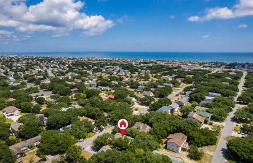 Couples Retreat with Hot Tub, Beach Cruisers, Spa Bath - Foto 50