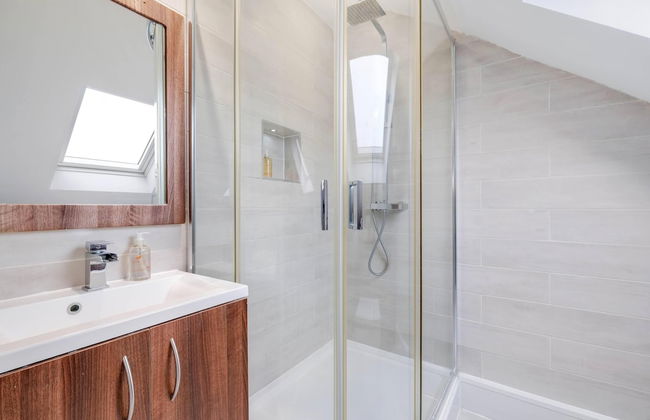 Town Center 4 Bedroom 4 bathroom House - Foto 54