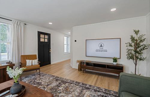 Less than 1mi to Square, SW, EV Plug, Boutique Comfort - Foto 8