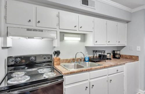 Simple 1BD Near Duke & Hospital - 2nd Floor - Photo 4