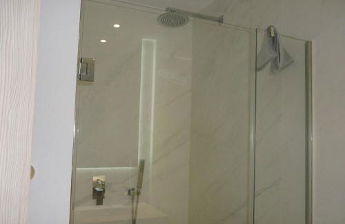 Luxury Sea View Apt Fuengirola Seafront - Photo 25