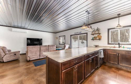 Snowy Paws on Lac Vieux Desert - Photo 7