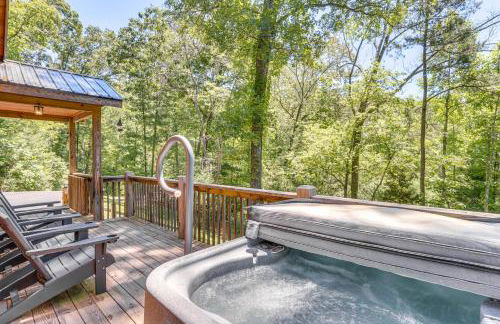 Private Hot Tub and EV Charger Cozy Murphy Cabin! - Foto 3