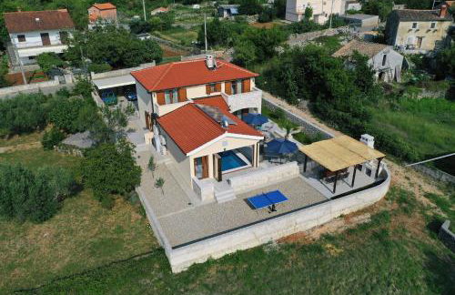 Villa Muskatel KRK -with heated covered pool - Photo 20