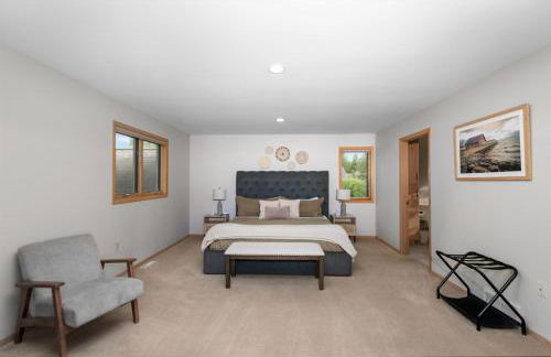 Charming Sister Bay Home Backyard Oasis & HotTub - Foto 27