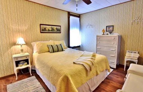 ☆Cherry Farmhouse☆60 Acres☆Central Air☆Fireplace - Foto 35