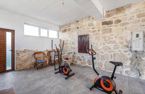 Awesome Home In Unesic - Foto 33