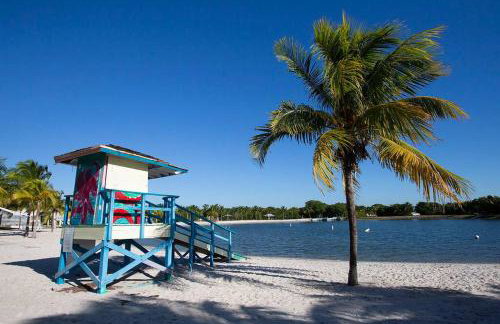 NEW 3 Story in Homestead- 3/2.5 Balcony & Rooftop - Foto 14