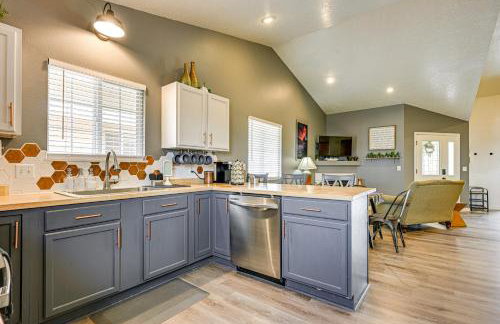 Deck and Mountain Views Cedar City Family Home! - Foto 5