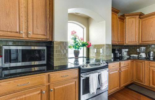 6 Mi to DIA Spacious Home with Backyard in Denver! - Foto 9