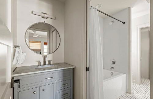 Relaxing Hill Country Home with Outdoor Fire Pit - Photo 26