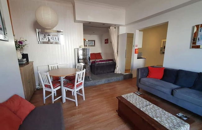 1 Bed Studio Sleeps 4 - Seaside, Dog Friendly - Photo 9