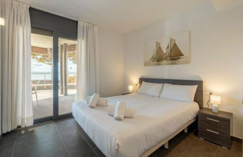 Apartamento con gran terraza delante del mar - Photo 15