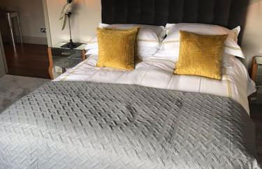 Luxury Central Tunbridge Wells with free parking - Photo 6