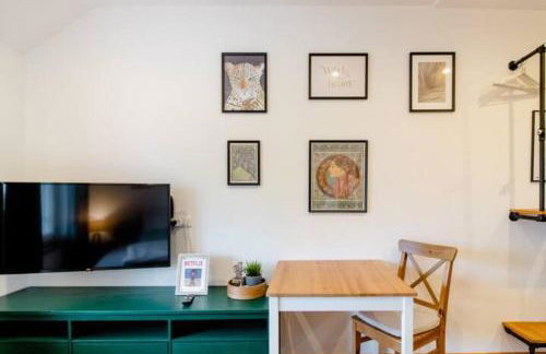 Modernes Doppelzimmer mit Bad & AC in Kehl Goldscheuer - 1A Guesthouse - Foto 6