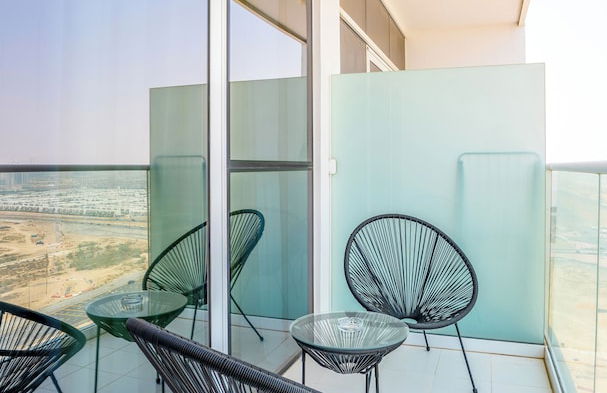 Tanin - Stylish Apartment With Balcony And Cityscape Views - Photo 8