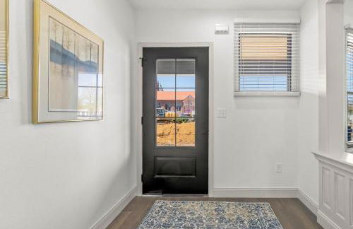 Brick Beauty Downtown, 3BR, Fenced Yard, Garage! - Foto 28