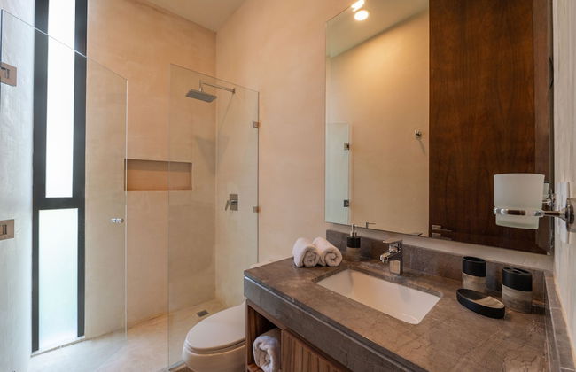 Two Bedroom Luxury Apartment by TuLuna - Photo 22