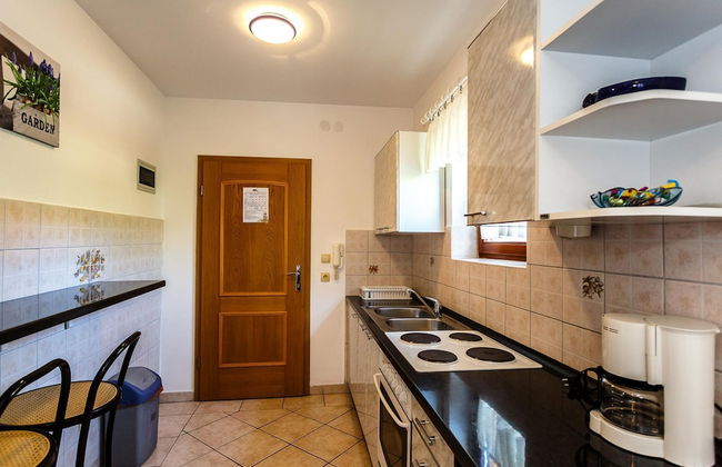 Comfortable and Sunny Krk Apartment - Photo 5