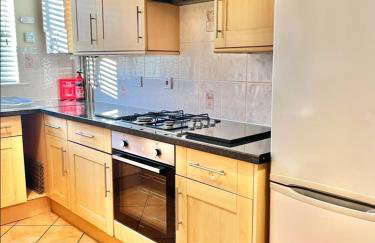 Big 6 Beds Home, Free Private Parking, TV, Garden - Foto 29