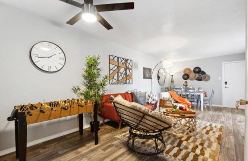 AT and T is steps away 2BD unit - Foto 2