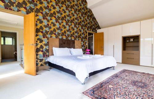 Stunning 5-bed 3-bath house close to the sea! - Foto 14