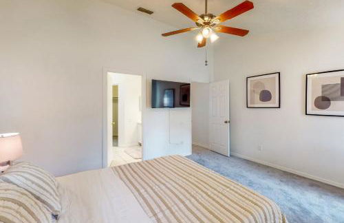 Families with Pets! Home Near Orlando Theme Parks - Photo 21