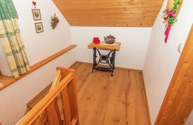 Charming Holiday Home Near the Bavarian Alps - Photo 28