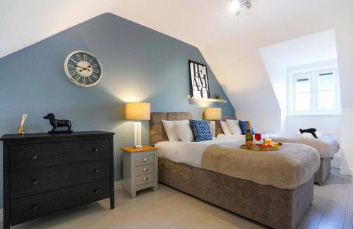 Stylish 6 Bedroom 3 Bathroom Detached House with Free Parking, Super-Fast Wifi, Pool Table, Smart TVs with Netflix by Yoko Property - Foto 13