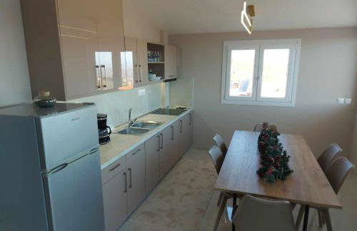 Amazing view with huge balcony - Photo 38