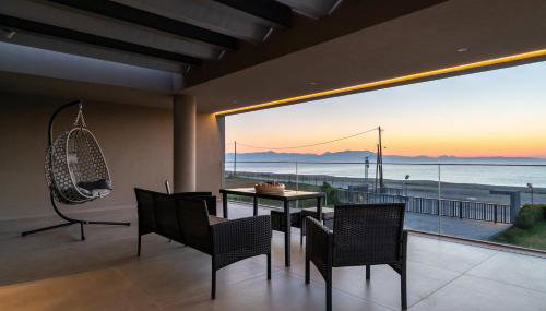 Sun and Sea Apartment - Beachfront, 2 Bedrooms with Sea View & Garden - Foto 4