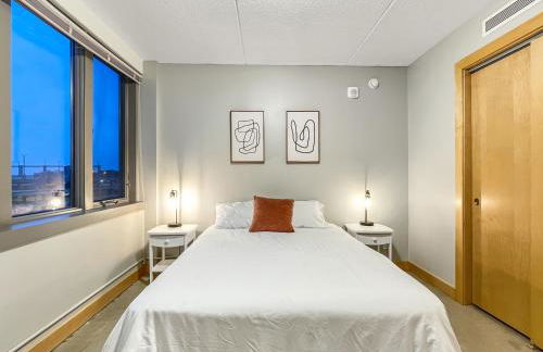 HUGE 2BR Apt Next to Wells Fargo -FREEParking! - Foto 5