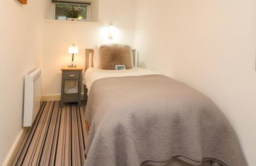 Inglewood Court - Photo 19