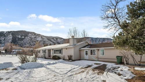 Spacious Secluded 2 Acres Remodeled Walk To Willit - Photo 2