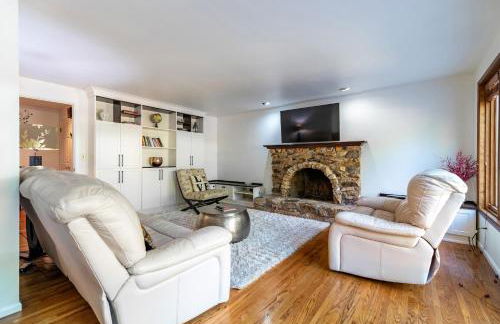 Spacious 3BR Redmond Home with Fireplace & BBQ - Foto 20