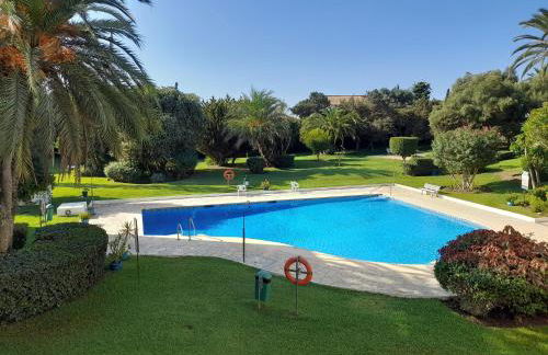Apartment with pool near the beach - Photo 1