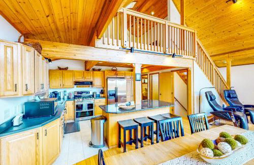 Hot Tub, Lake Views! All-Season Hinsdale Haven - Foto 9