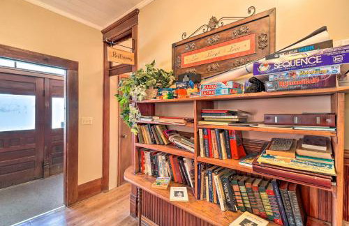 Creekfront Yellville Manor with Parlors and Fire Pit! - Foto 11